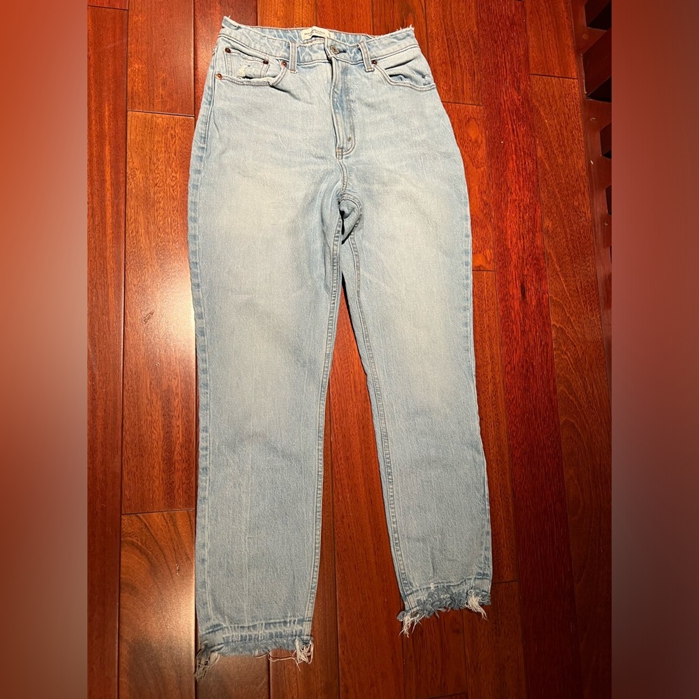ABERCROMBIE JEANS High Rise Mom Jean